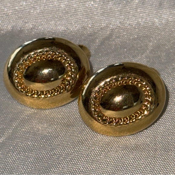 Vintage Gold Tone Rope Accent Textured Dome Screw Back Earrings Elegant - Picture 5 of 11